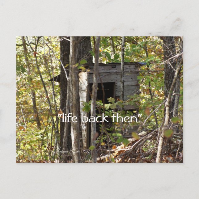 Cartão Postal antigo Outhouse na floresta - personalizar (Frente)
