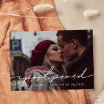 Cartão Postal Anúncio de casamento adiado manuscrito<br><div class="desc">Você tem que adiar ou cancelar seu casamento ou celebração? Compartilhe as notícias com este cartão postal fotográfico adorável,  fonte e cores totalmente personalizáveis.</div>