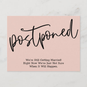 Cartão Postal Anúncio de casamento adiado por simples Blush