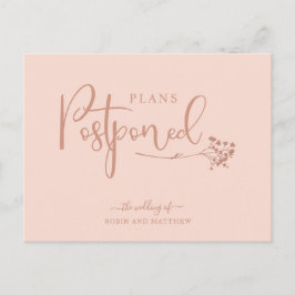 Cartão Postal Anúncio de casamento de adiamento rosa Dourado