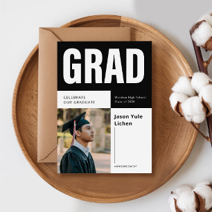 Cartão Postal Anúncio de Formatura Preto e Branco Foto de Gradua