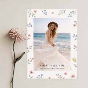 Cartão Postal Anúncio de Graduação com Arco de Flor Silvestre