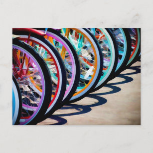 Cartão Postal Arco-íris de bicicletas