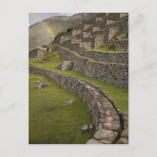 Cartão Postal Arco-íris sobre os terraços agrícolas, Machu