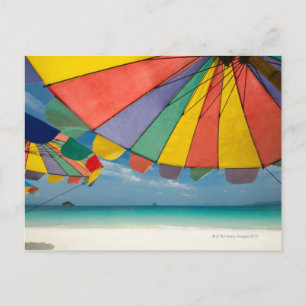 Cartão Postal Areia tropical e mar turquesa.