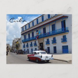 Cartão Postal Arquitetura Colorida do Carro Clássico em Cuba