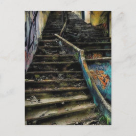 Cartão Postal Arte Urbana em Escadas de Edifício Abandonado