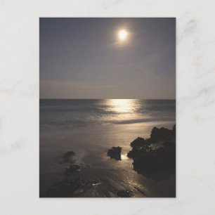 Cartão Postal Ascensão de lua sobre o oceano