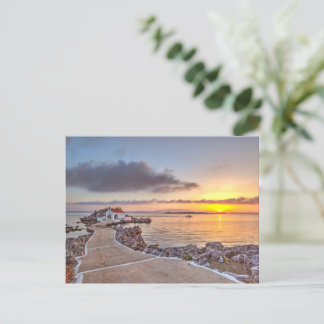 Cartão Postal Assalto do sol na pequena igreja Agios Isidoros Ch