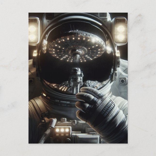 Cartão Postal Astronauta com reflexo de OVNI (Frente)