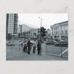 Cartão Postal Atravessando a estrada