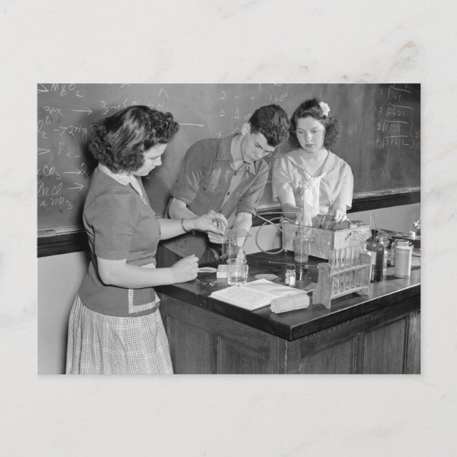 Cartão Postal Aula de Química, 1943 (Frente)