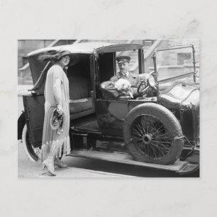 Cartão Postal Babá Canina e Chauffeur, 1920
