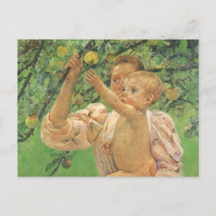 Cartão Postal Baby Reaching for a Apple por Mary Cassatt