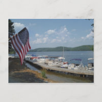 Bandeira Americana na Marina no Lago Arrowhead