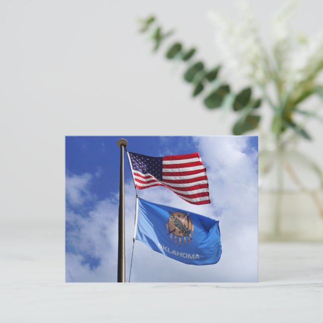 Cartão Postal Bandeira de Oklahoma e Americanas (Em pé/Frente)