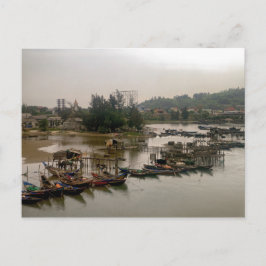 Cartão Postal Barcos na Vila de Pesca Vietnamita