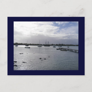 Cartão Postal barcos no oceano