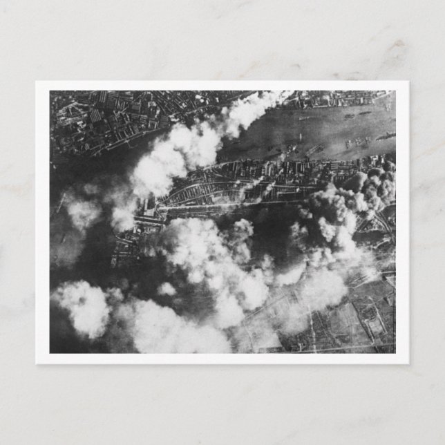 Cartão Postal Batalha da Grã-Bretanha & O Blitz: #19 Docas em Ch (Frente)