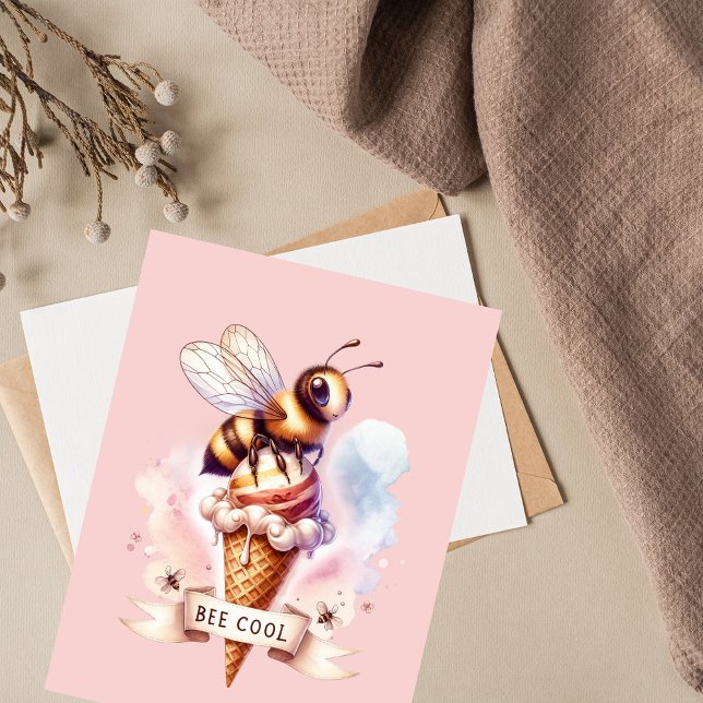 Cartão Postal Bee Cool Whimsical (Criador carregado)