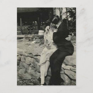 Cartão Postal Beijar na parede da pedra