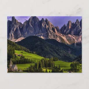 Cartão Postal Bela igreja isolada e solitária St Maddalena