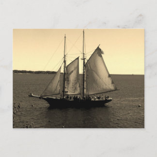 Cartão Postal Belo navio no Oceano