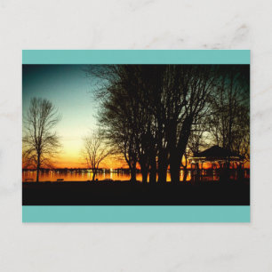 Cartão Postal Belo palco fotográfico e lago no pôr do sol
