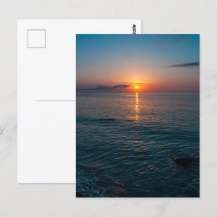 Cartão Postal Belo pôr do sol no mar. Batumi Georgia