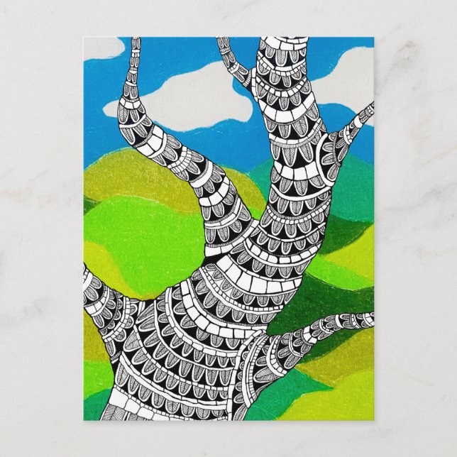 Cartão Postal Bendy Tree Design Clouds Grassy Landscape (Frente)