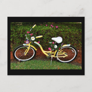 Cartão Postal Bicicleta Amarela coberta pelas Flores - engraçada