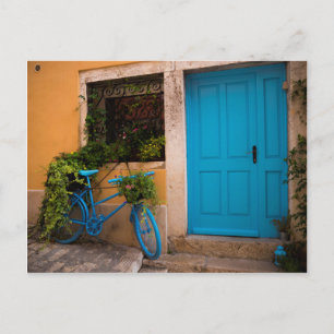 Cartão Postal Bicicleta Azul e Porta no Verão