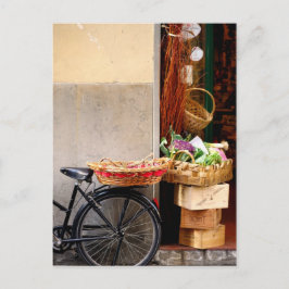 Cartão Postal Bicicleta em Frente a um Compro Italiano