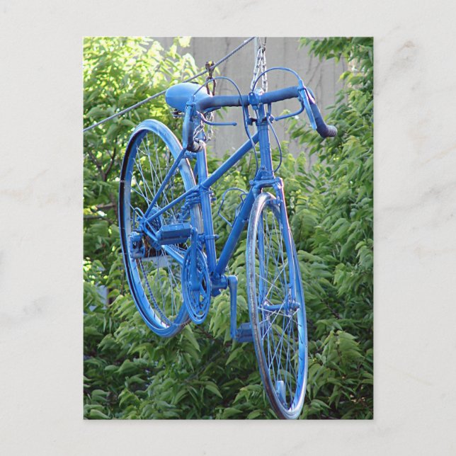 Cartão Postal Bicicleta Pendurada Acima da Rua (Frente)