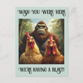 Cartão Postal “Birbs Meet Bigfoot” Cheesy Chicken