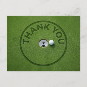 Cartão Postal Bola de golfe com o texto Obrigado na grama verde