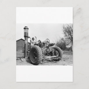 Cartão Postal Bomba Vintage Gas na Fazenda, 1940