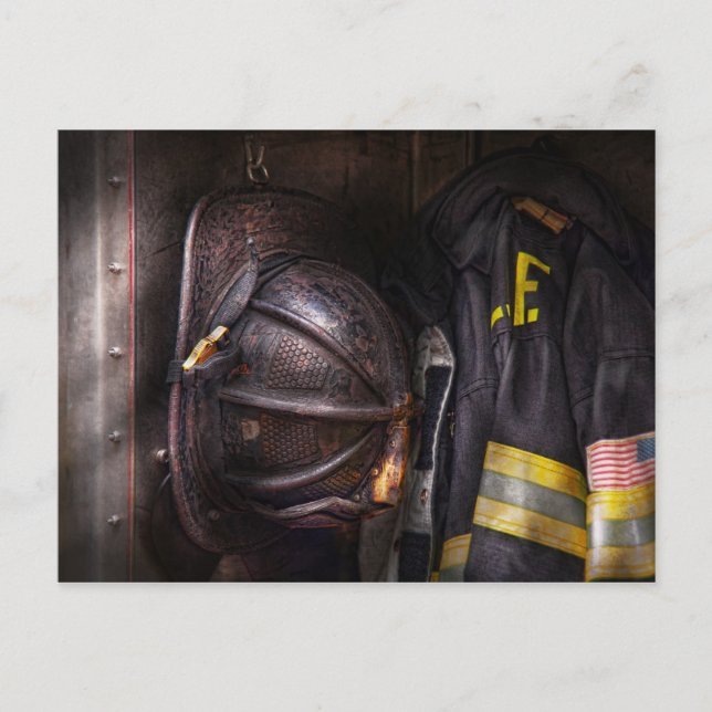 Cartão Postal Bombeiro - Vestido e utilizado (Frente)