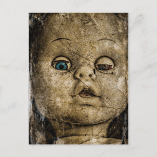 Cartão Postal Boneca assustadora.