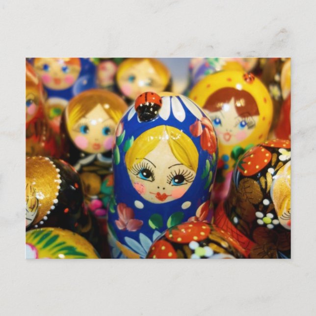 Cartão Postal Bonecas de ninho russas (Frente)