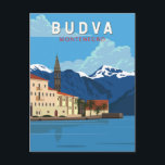 Cartão Postal Budva Montenegro Retro Viagem Art Vintage<br><div class="desc">Design de arte vetorial Budva. Budva é uma cidade no Montenegro no Mar Adriático. Parte da Riviera Budva,  é conhecida por praias arenosas e vida noturna.</div>