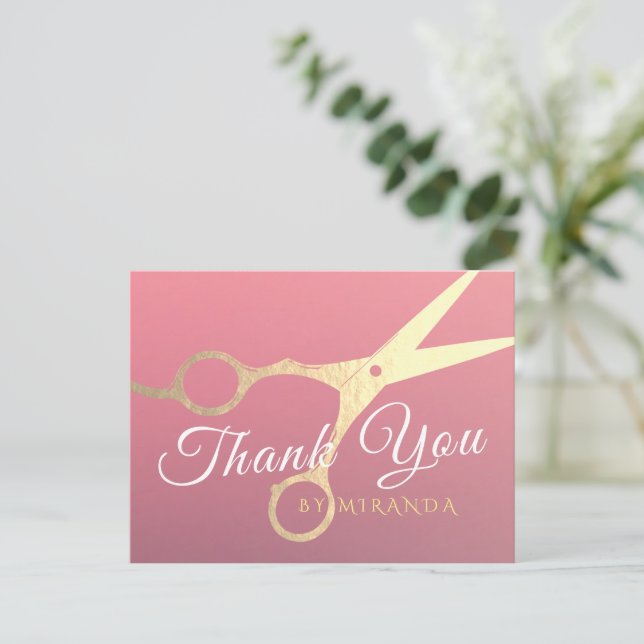 Cartão Postal Cabeleireiro Salão de Maquiagem Tesoura Rosa Moder (Em pé/Frente)