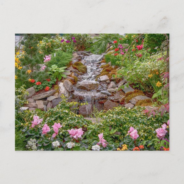 Cartão Postal Cachoeira Fluente com flores da primavera (Frente)