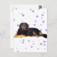 Cartão Postal Cachorro com Corações Púrpuros Caindo (Frente/Verso)