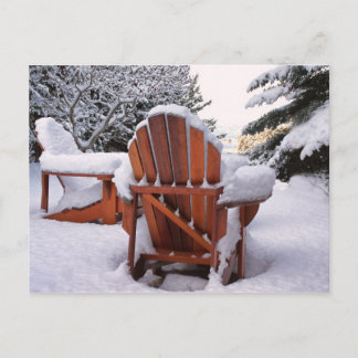 Cartão Postal Cadeias de Snowy Adirondack na Foto de inverno