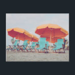 Cartão Postal Cadeiras de praia em Viagem azul e laranja<br><div class="desc">Viagem Fotografia - Fotografia de cadeiras de praia divertidas e guarda-chuvas em azul e laranja</div>