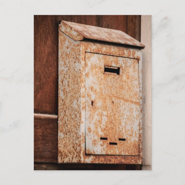 Cartão Postal Caixa de Correio enferrujada ao ar livre (Frente)