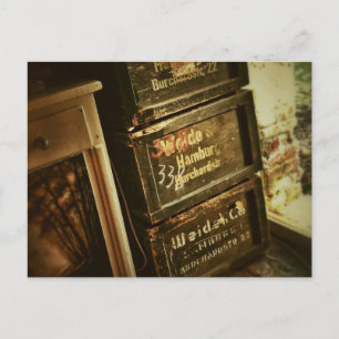 Cartão Postal Caixas de Madeira Empilhadas Rústicas Desbotadas