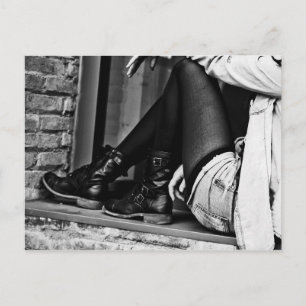 Cartão Postal Calçados Mulher Vestida Moda Esportiva Boots