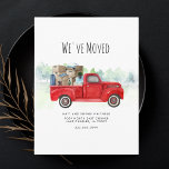 Cartão Postal Caminhão Vermelho Vintage, nós mudamos o lançament<br><div class="desc">Compartilhe a alegria da sua nova casa e troque de endereço com amigos e familiares com este cartão de anúncio de caminhão vermelho com coloração d'água. Basta adicionar seus novos detalhes na frente e uma mensagem especial no verso clicando no botão "Personalizar" acima.</div>